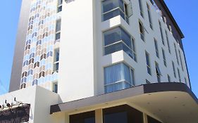 Home Crest Hotel